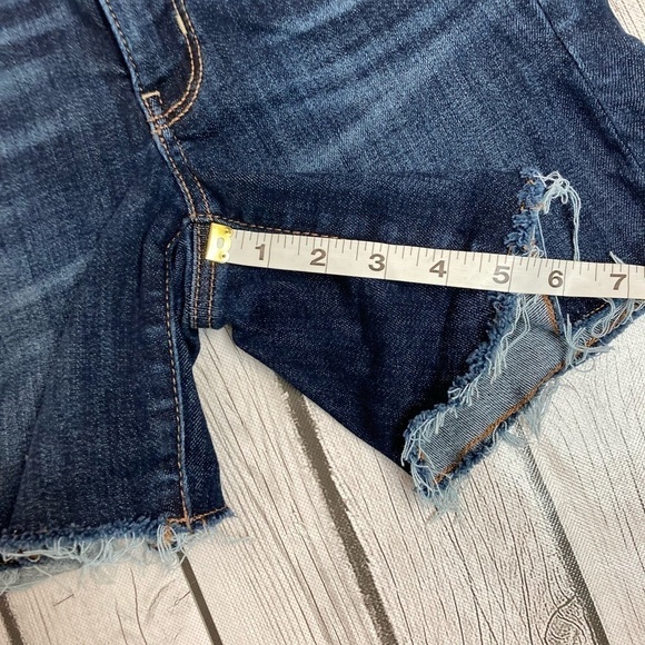 American Eagle MIDI Shorts Size 4 - Picture 6 of 7